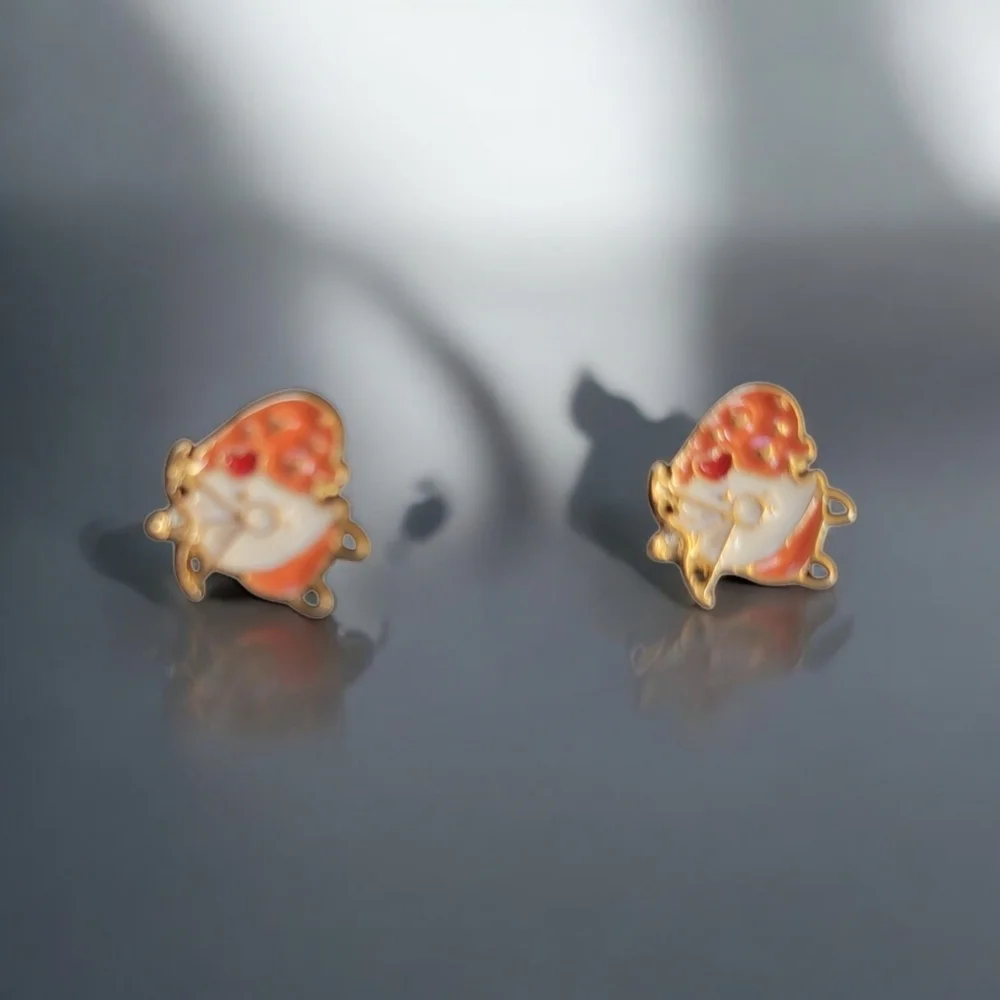 Gold and Red Cupid